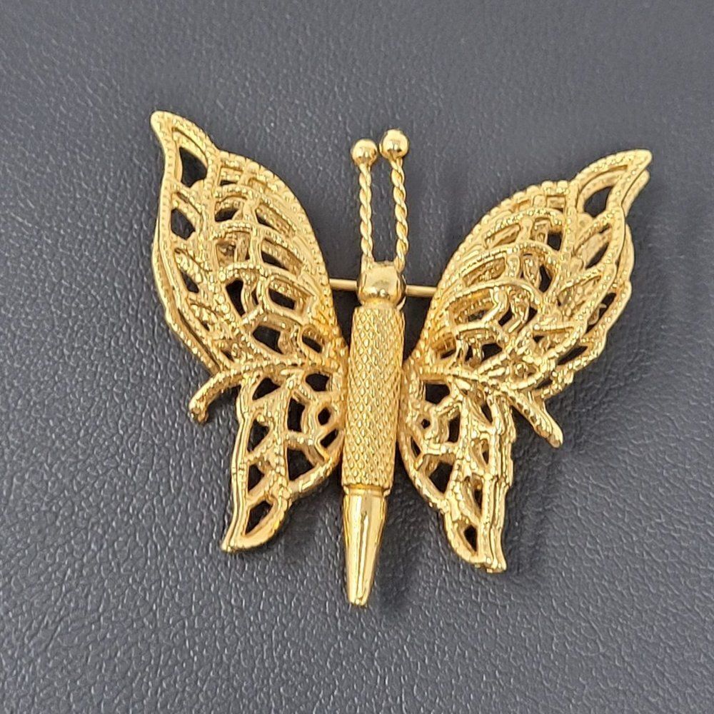 Vintage Monet Signed‎ Gold Tone Butterfly Brooch Pin 3D Filigree Double Wing